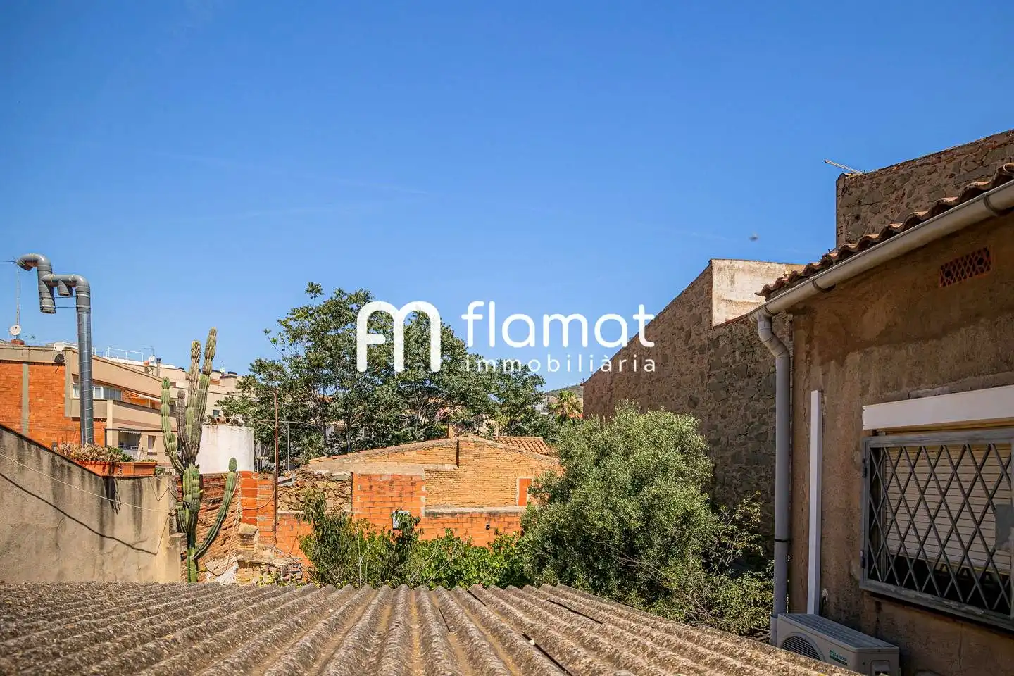 Country house zum Verkauf in Santa Coloma de Gramenet mit Privatgarten und Terrasse