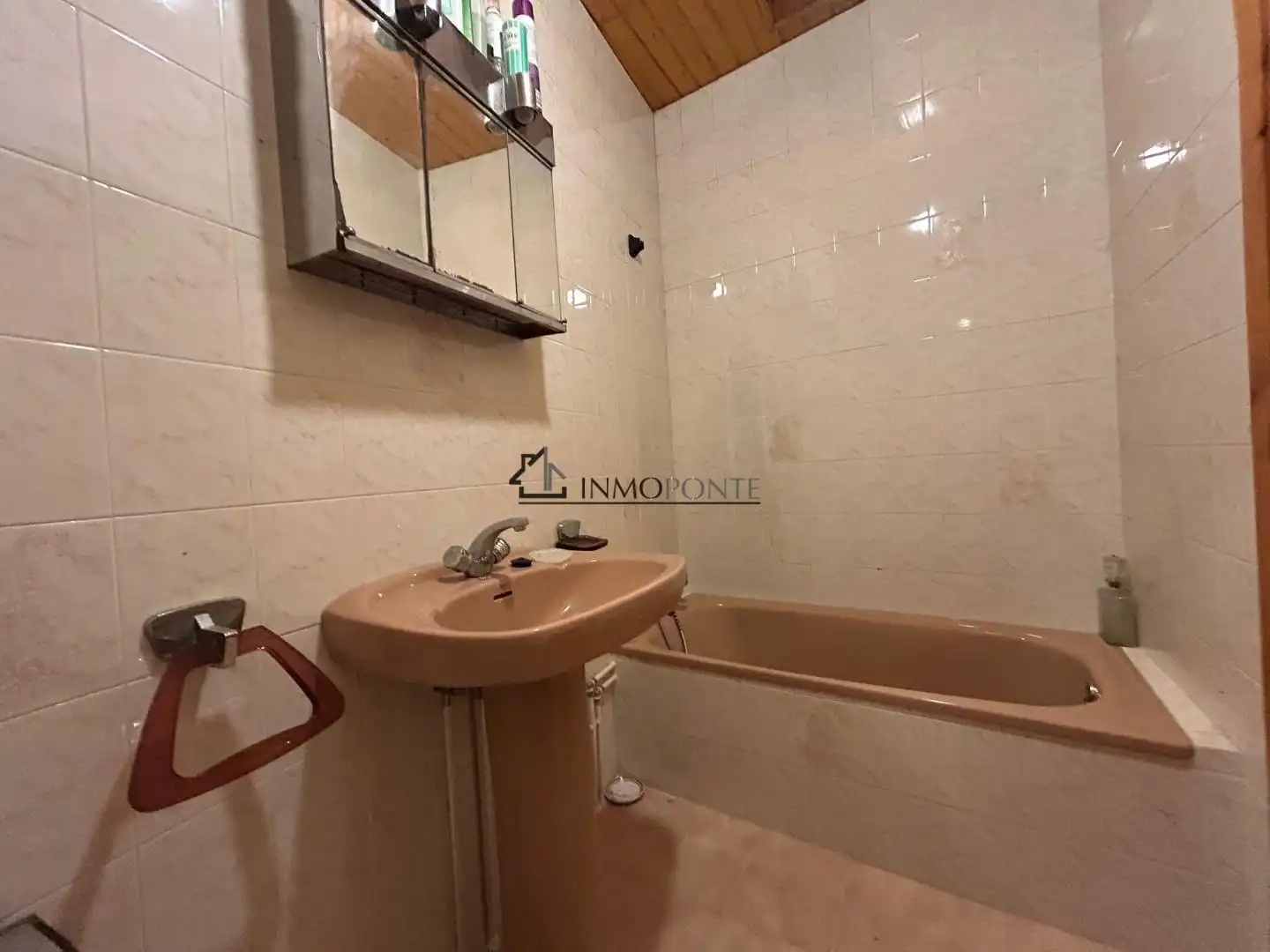 Bany de Casa o xalet en venda en Cerdedo amb Jardí privat