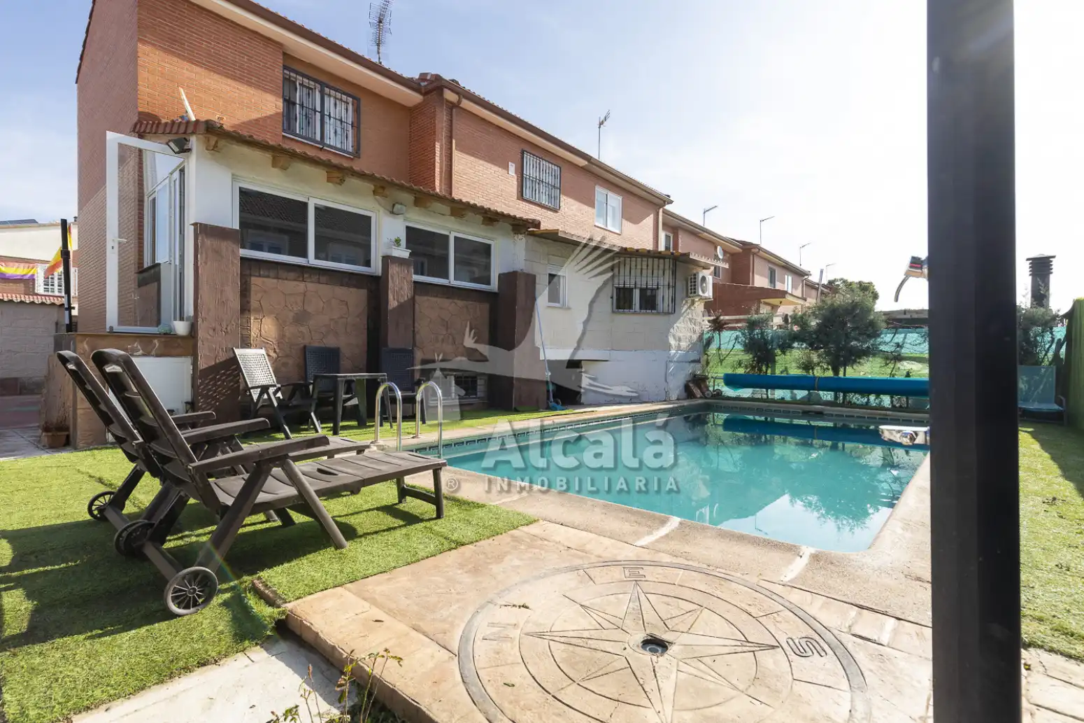 Piscina de Casa adosada en venta en Azuqueca de Henares con Aire acondicionado, Calefacción y Piscina