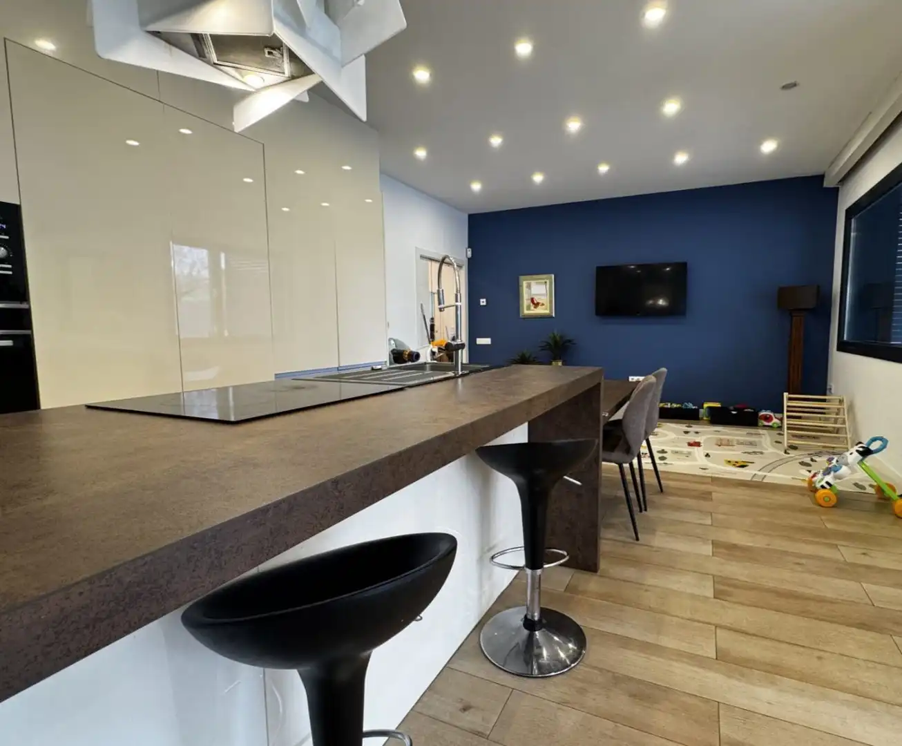 Cocina de Casa o chalet en venta en Cubelles con Aire acondicionado, Calefacción y Jardín privado