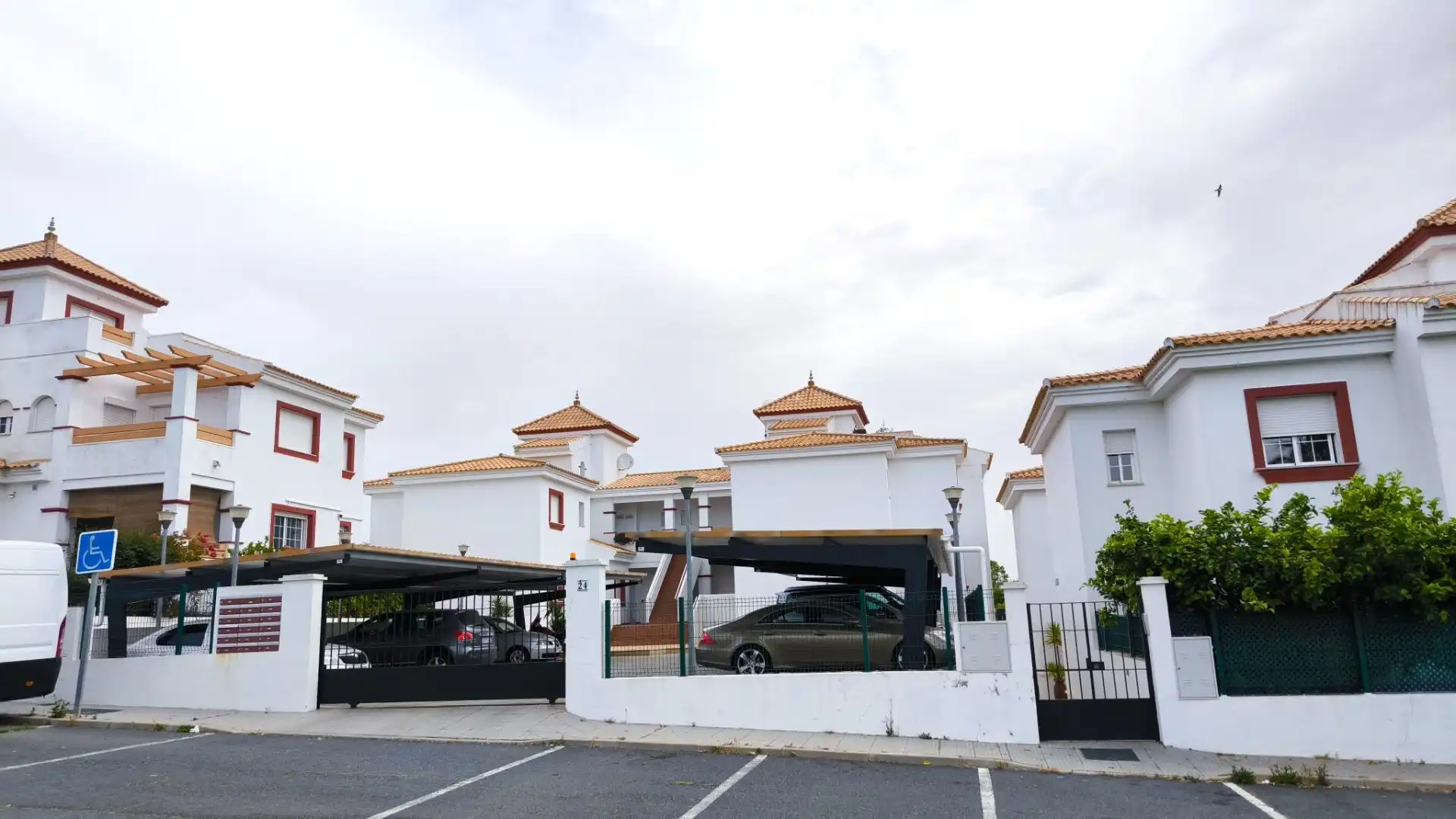 Parking de Apartamento en venta en Ayamonte con Terraza, Amueblado y Piscina comunitaria