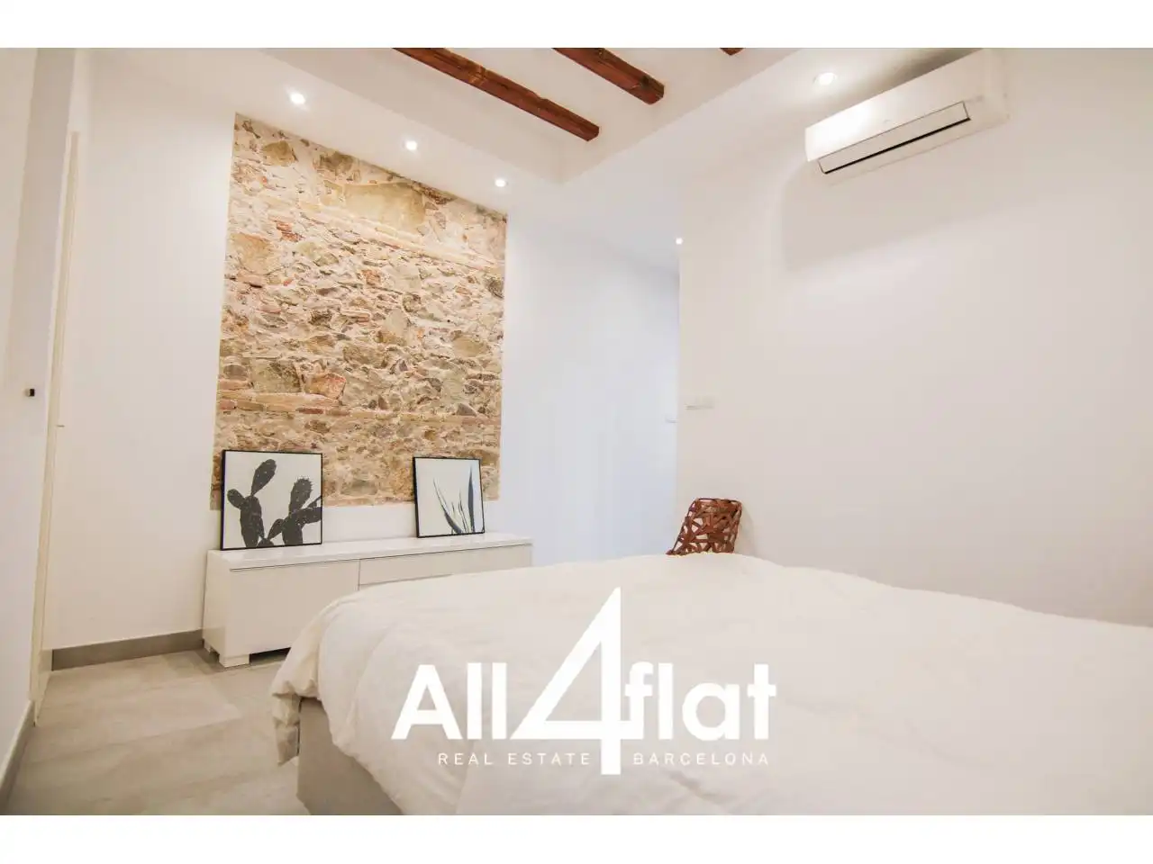 Flat with terrace for sale in Calle Nou de la Rambla, imagen 23