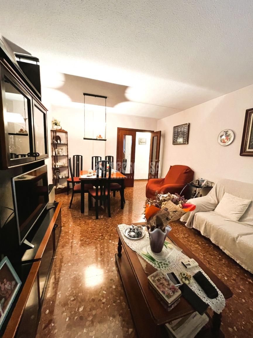 Sala d'estar de Pis en venda en  Valencia Capital amb Balcó