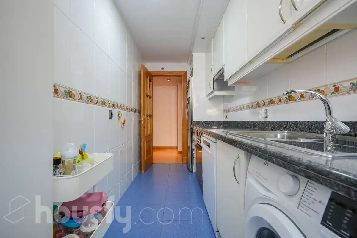 Cocina de Piso en venta en Madrid con Aire acondicionado, Calefacción y Jardín privado