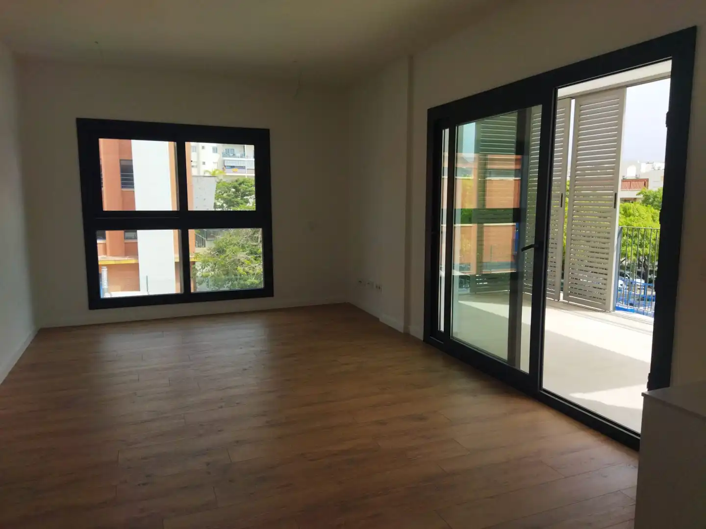 Sala d'estar de Apartament de lloguer en Estepona amb Aire condicionat, Terrassa i Traster