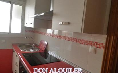 Kitchen of Flat to rent in  Granada Capital  with Terrace and Balcony