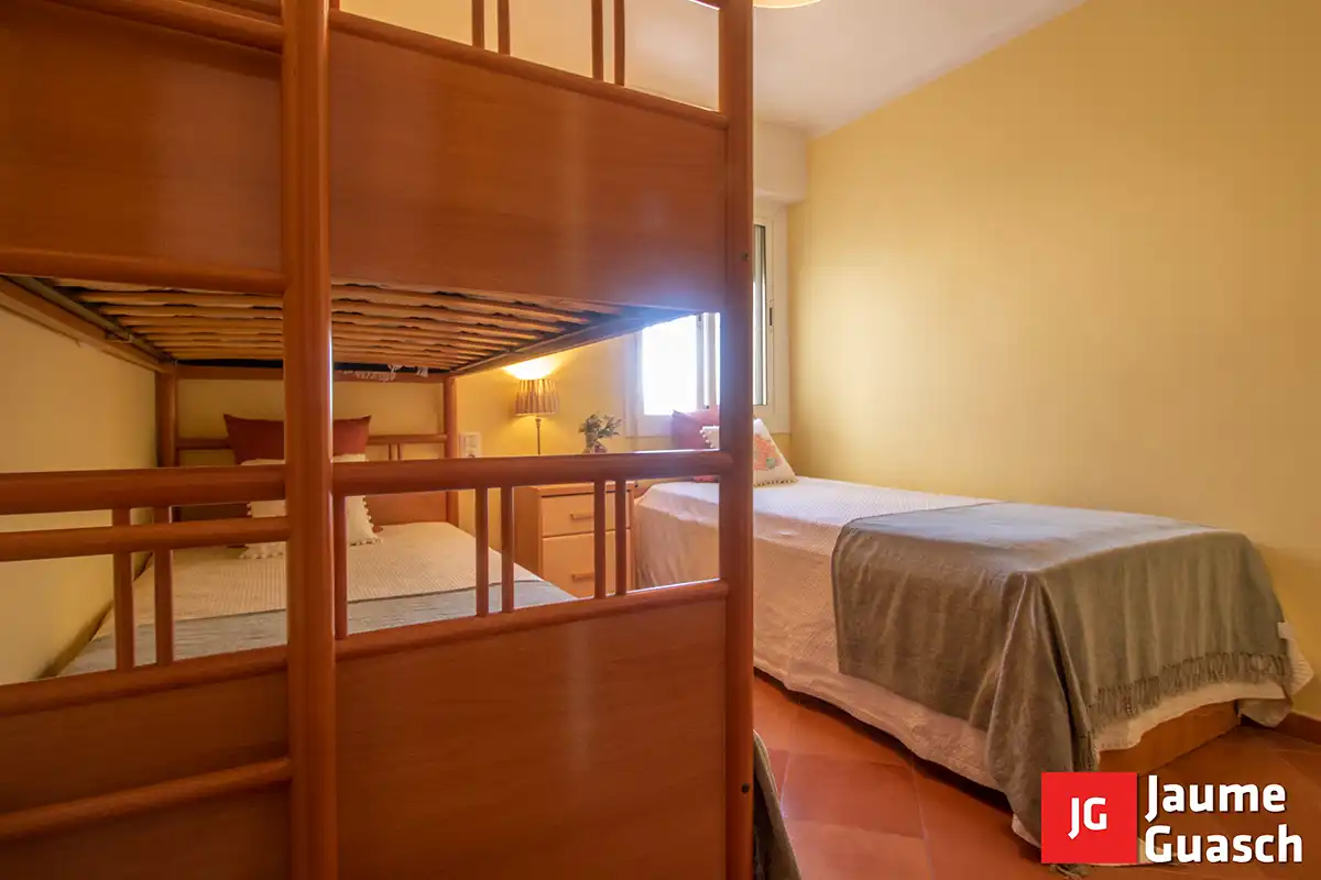 Schlafzimmer von Wohnung zum Verkauf in Torredembarra mit Klimaanlage, Terrasse und Ofen