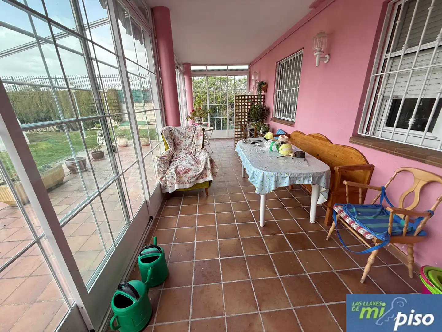 Terrassa de Casa o xalet en venda en Santovenia de Pisuerga amb Calefacció, Jardí privat i Parquet