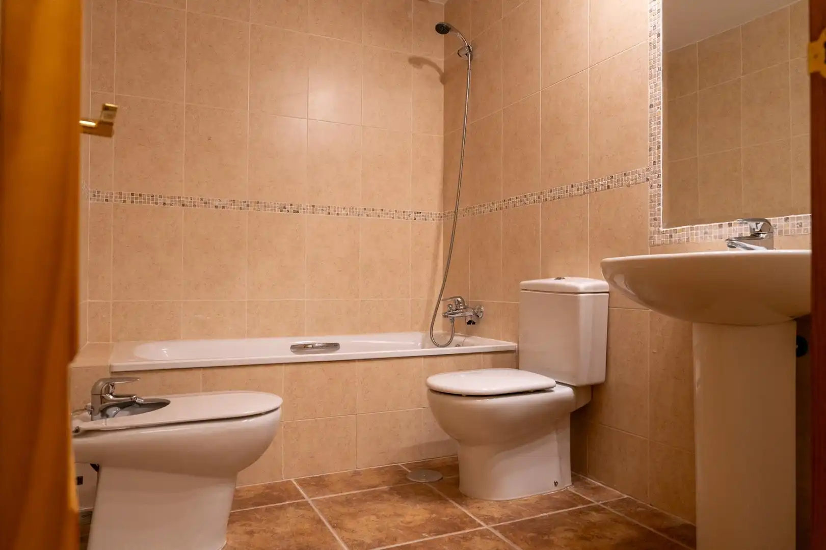 Badezimmer von Einfamilien-Reihenhaus zum Verkauf in Altea mit Klimaanlage, Heizung und Privatgarten