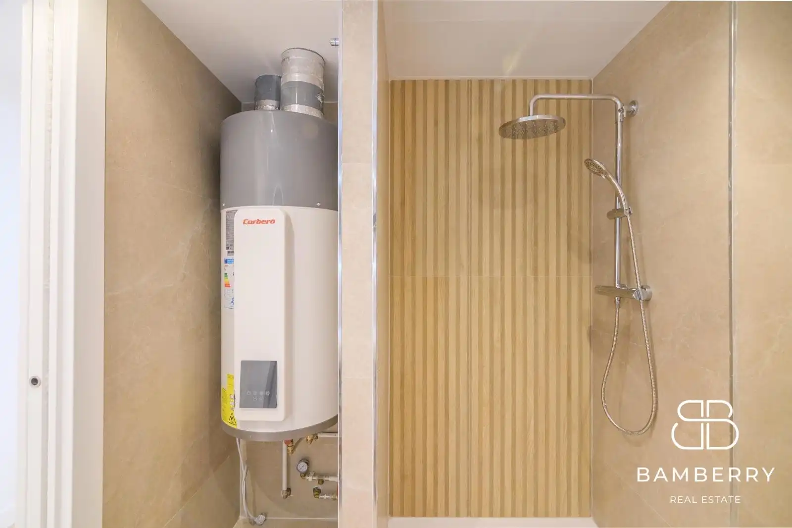 Bathroom of Flat for sale in Sant Boi de Llobregat  with Parquet flooring