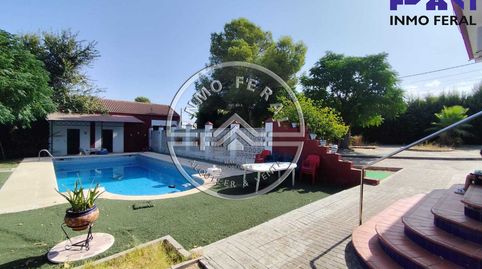 Chalet en venta en Los Algarbes, 4 dormitorios.