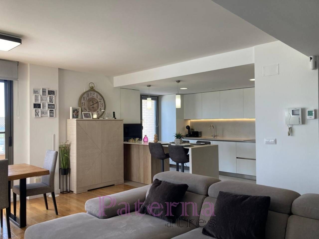 Living room of Attic for sale in Paterna  with Air Conditioner, Heating and Terrace