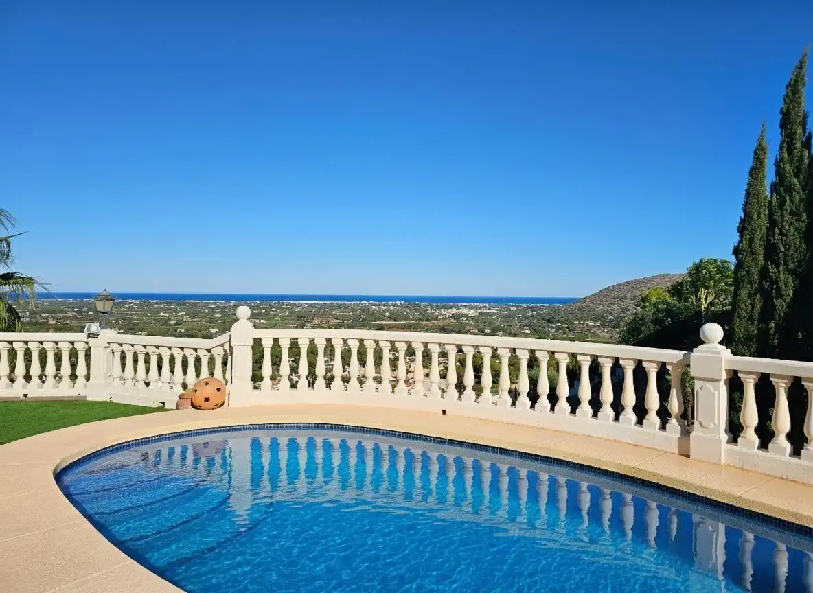 Detached house with pool for sale in La Sella