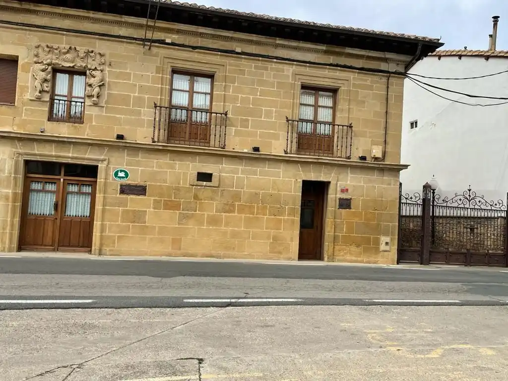 Country house zum Verkauf in Calle Mayor, Castañares de Rioja