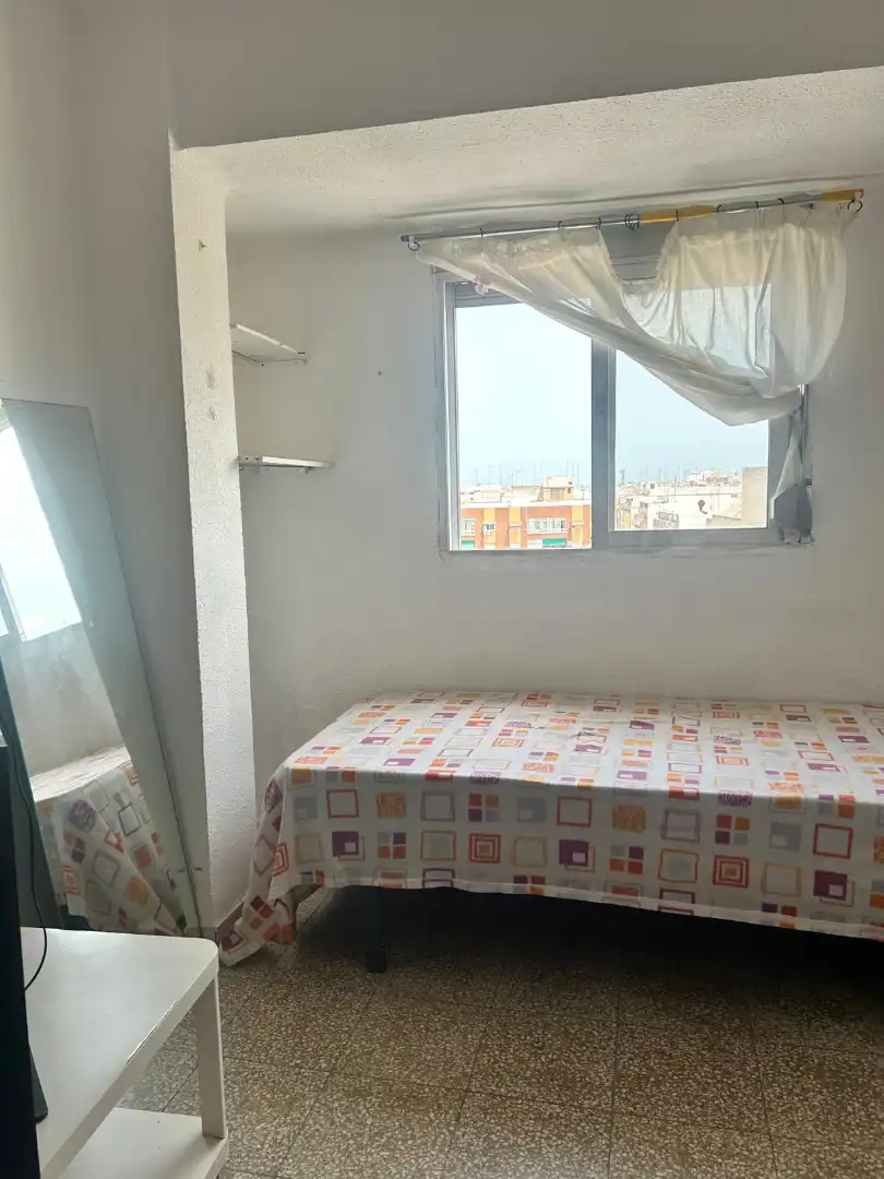Bedroom of Flat for share in Alfafar  with Furnished, Oven and Washing machine