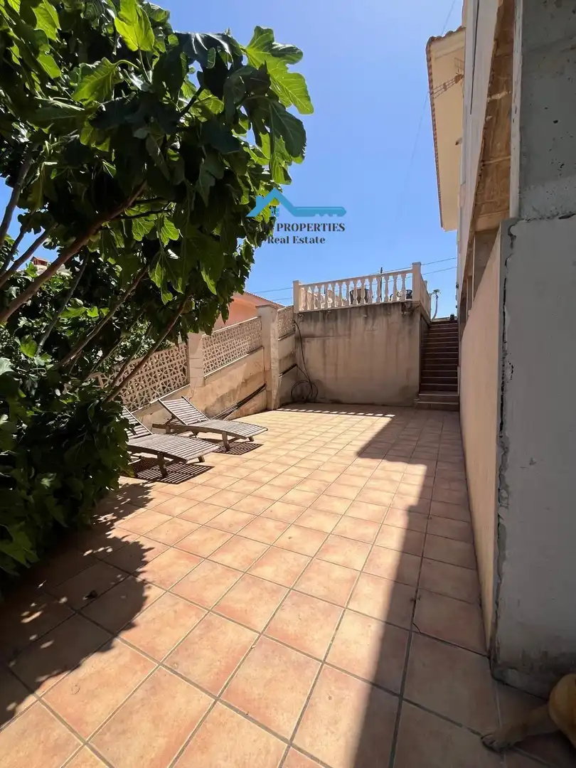 Exterior view of Detached homes for sale in L'Alfàs del Pi  with Air Conditioner, Private garden and Storage room