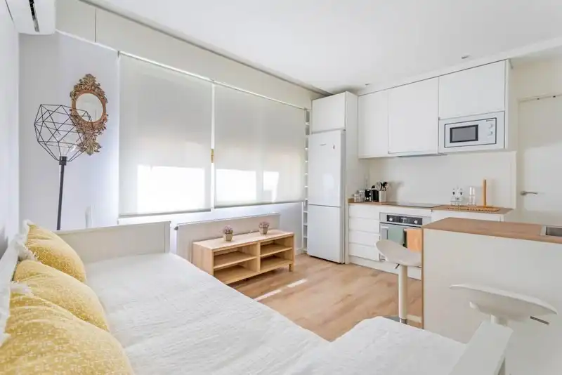 Schlafzimmer von Wohnung zur Miete in Madrid mit Klimaanlage und Möbliert