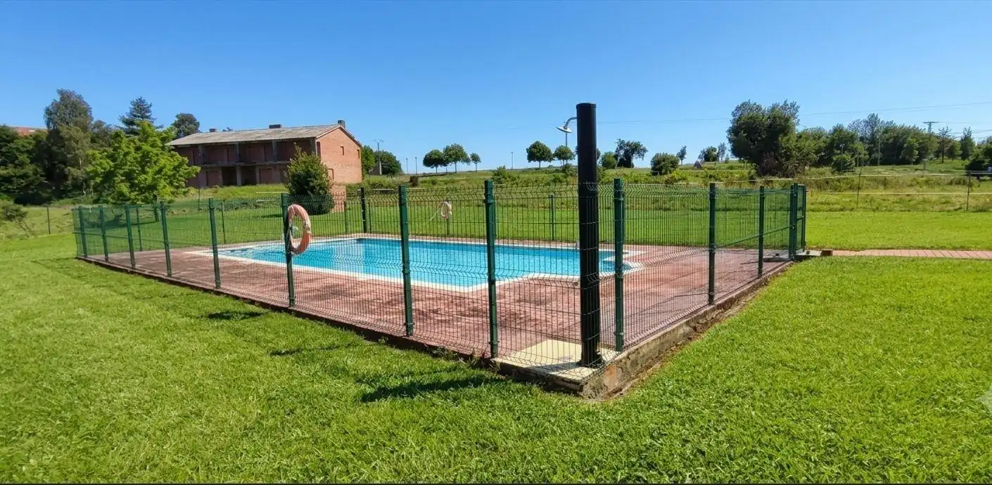 Piscina de Dúplex en venda en Santillana del Mar amb Calefacció i Piscina comunitària