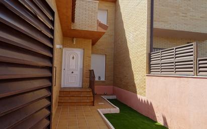 Exterior view of Single-family semi-detached for sale in Illescas  with Air Conditioner, Heating and Oven