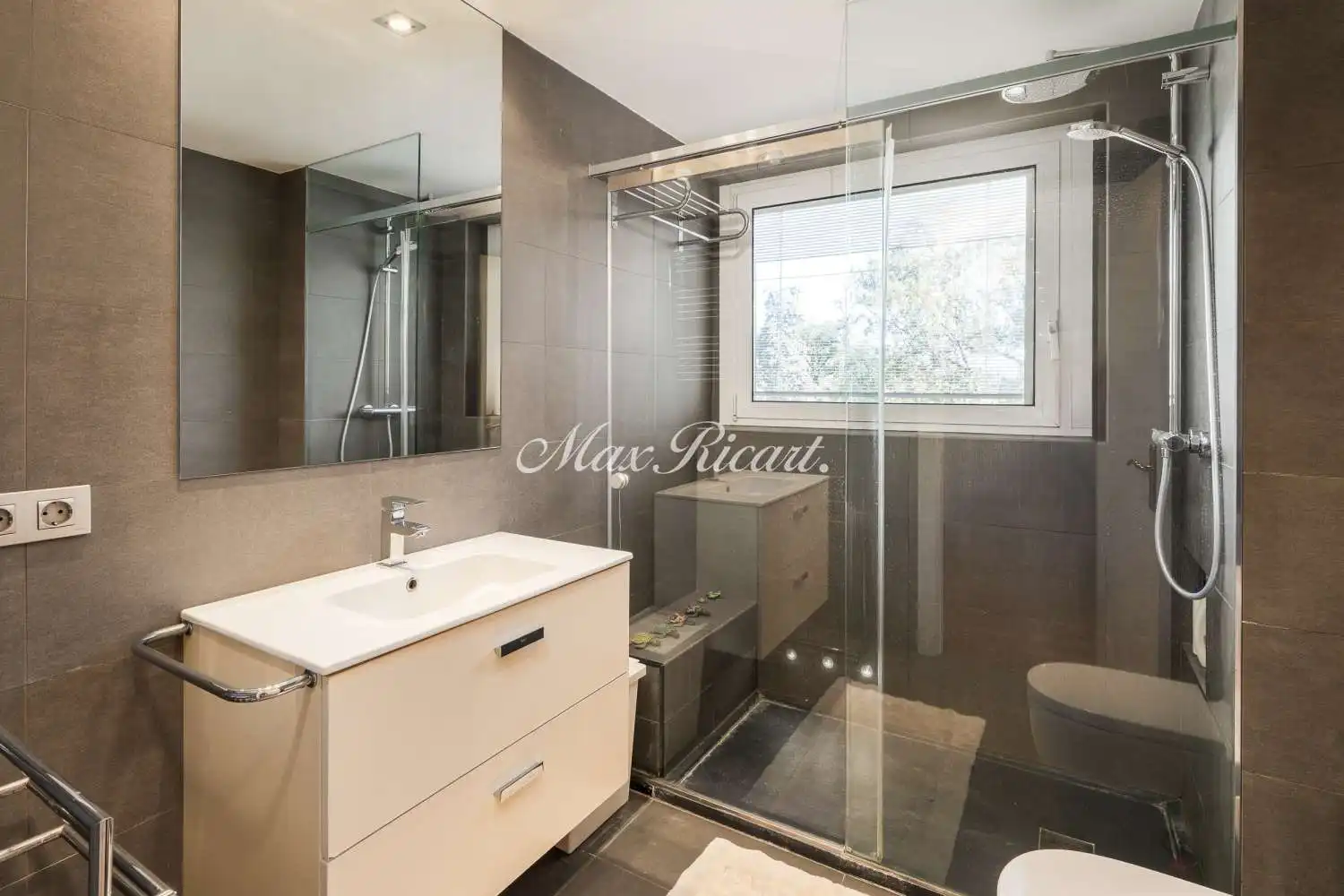 Bathroom of Houses for rent in Barcelona  with Air Conditioner, Heating and Terrace