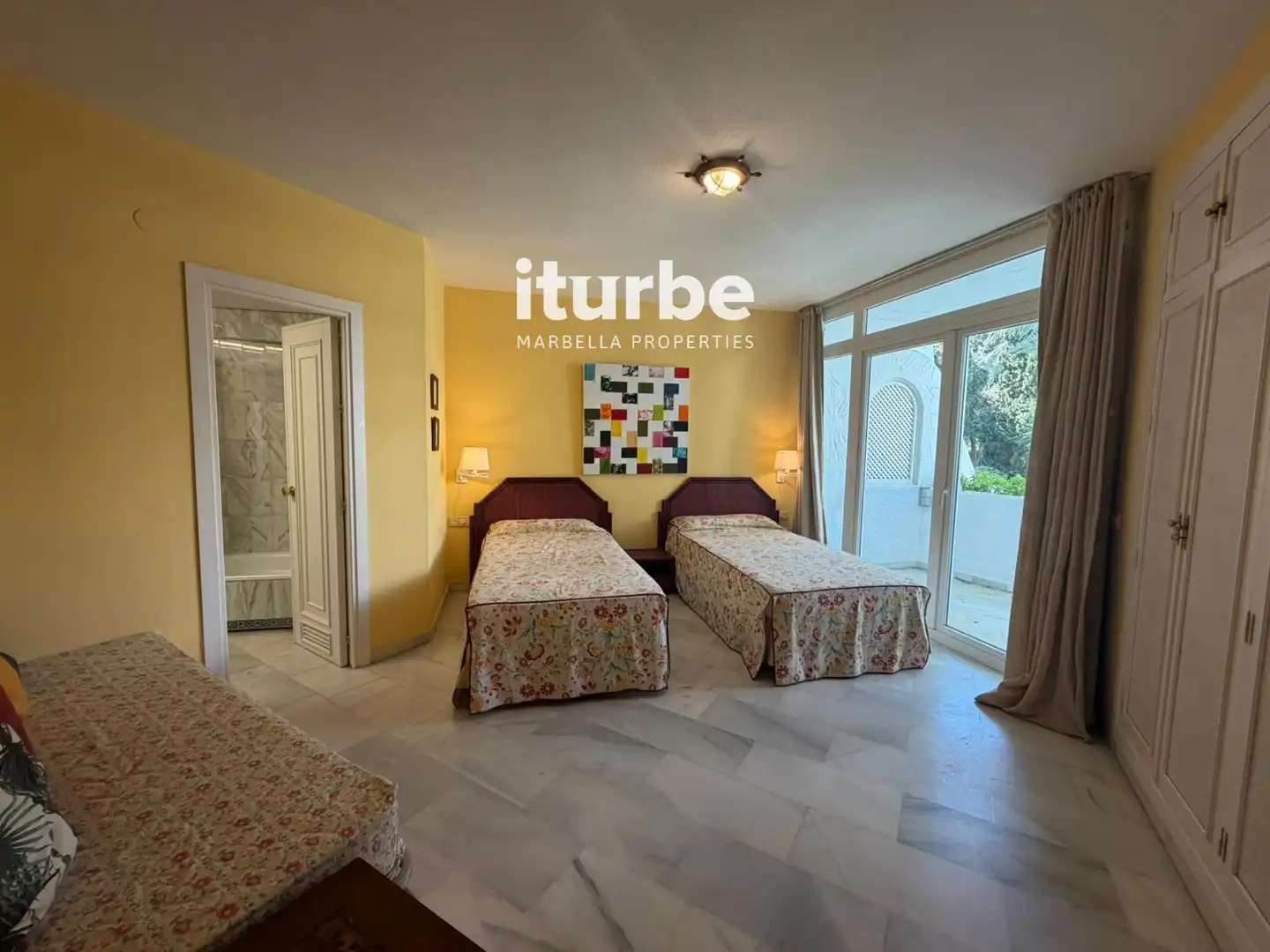 Jardín de Piso de alquiler en Marbella con Aire acondicionado, Terraza y Piscina