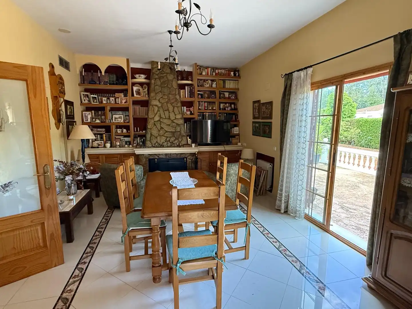 Comedor de Casa o chalet en venta en Alcalá de Guadaira con Aire acondicionado, Calefacción y Jardín privado