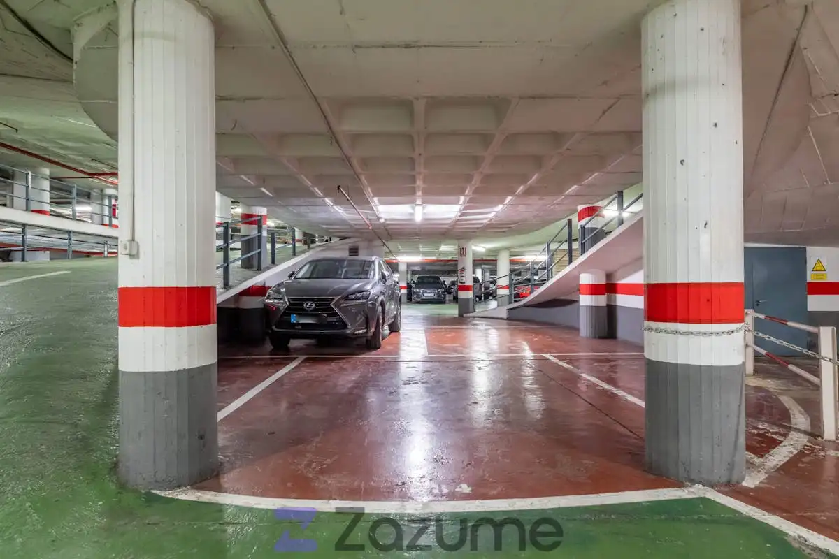 Parking de Piso de alquiler en Zaragoza con Calefacción, Parquet y Terraza