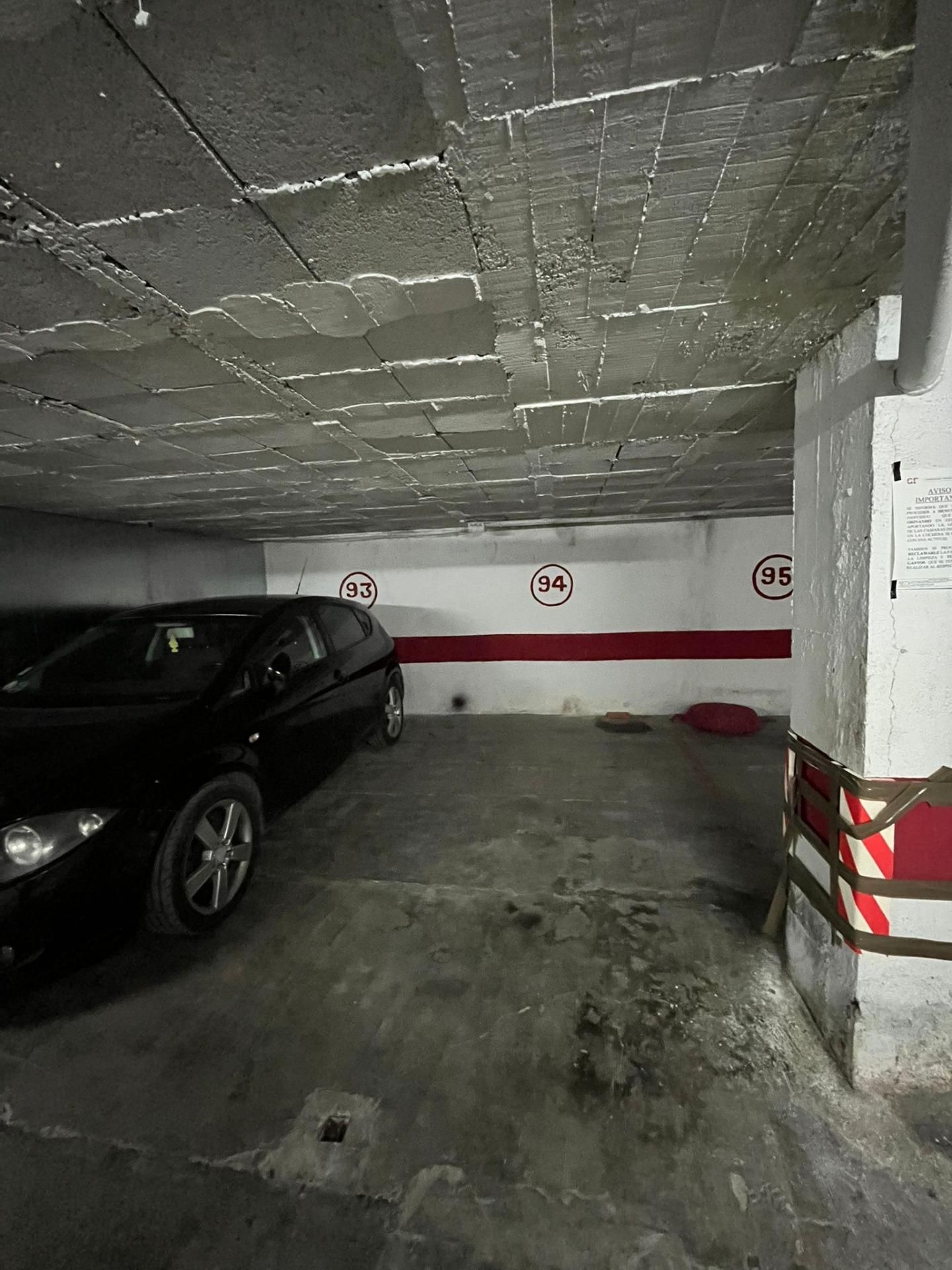 Parkplatz von Garage zum Verkauf in  Granada Capital