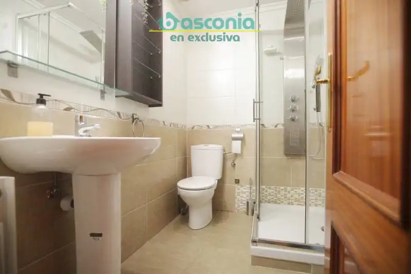 Bathroom of Flat for sale in Bilbao   with Furnished