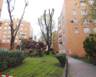Exterior view of Flat for sale in  Madrid Capital  with Air Conditioner, Heating and Private garden