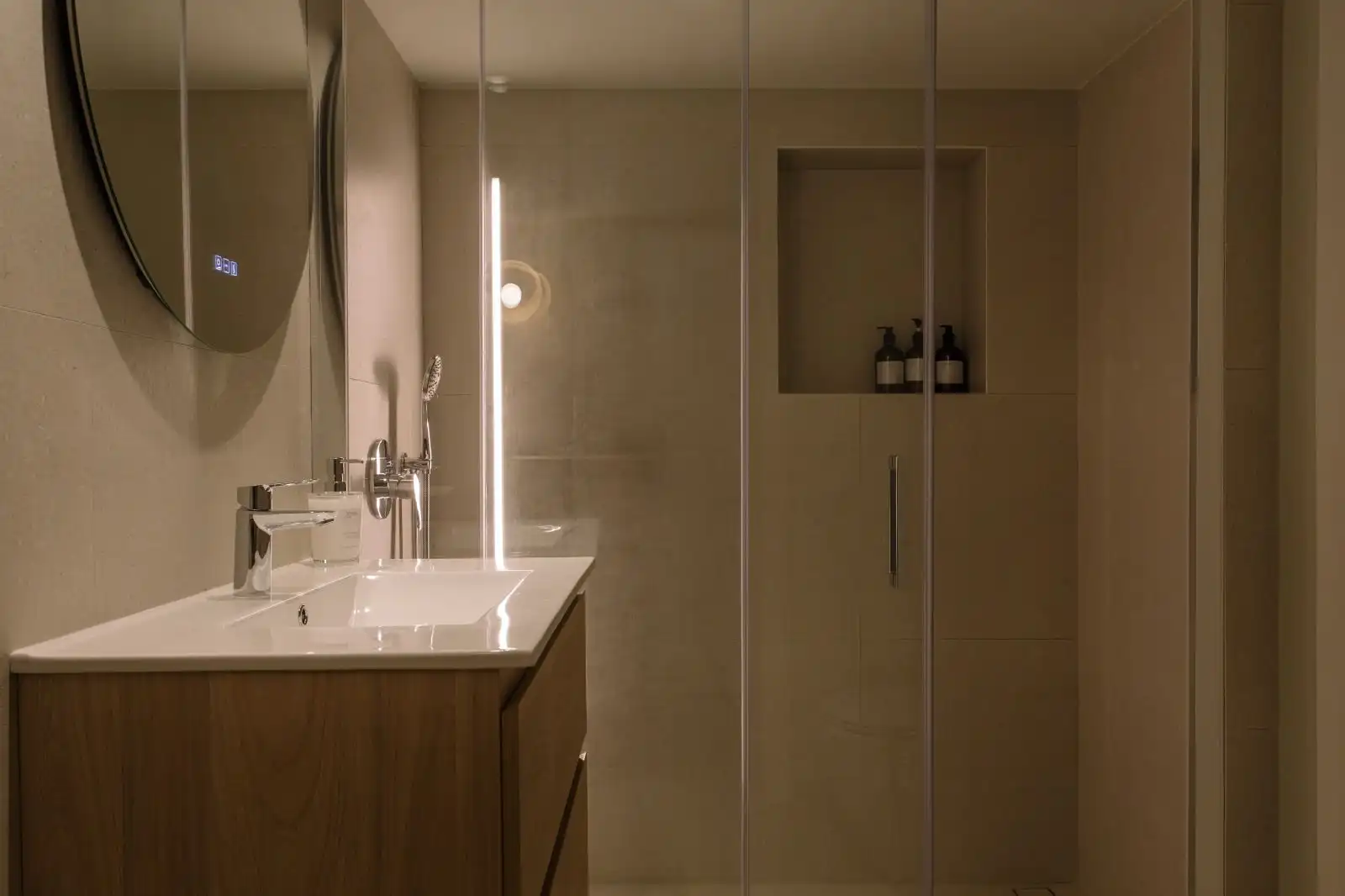 Baño de Dúplex de alquiler en L'Alfàs del Pi con Aire acondicionado, Terraza y Trastero