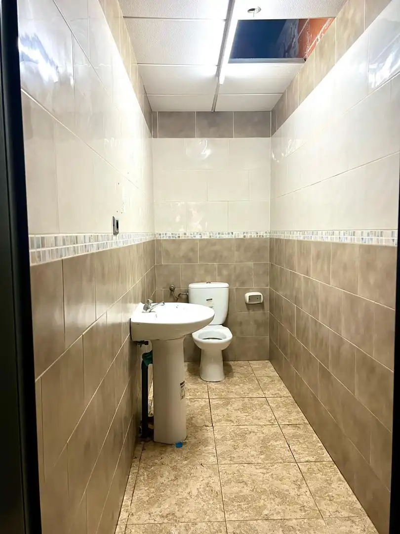 Baño de Local en venta en Amposta