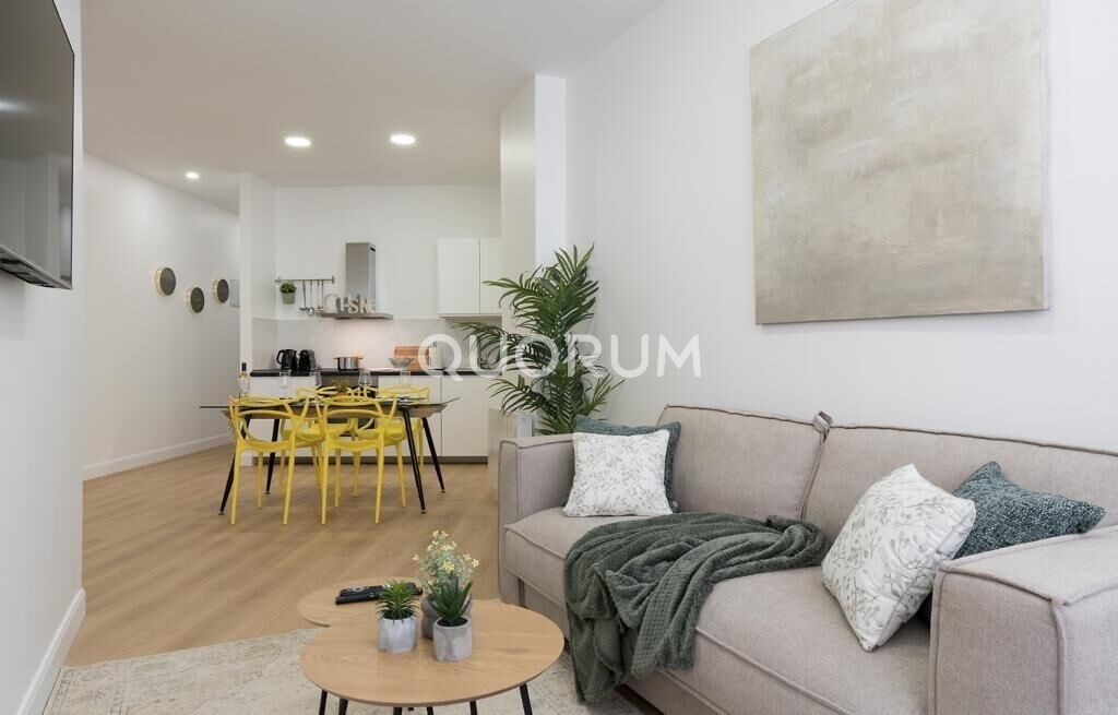 Sala d'estar de Apartament en venda en Bilbao  amb Moblat