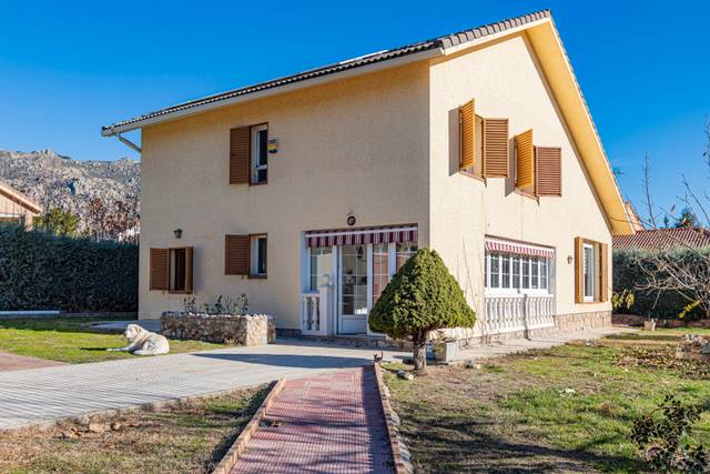 Casa-chalet en Venta en Manzanares El Real