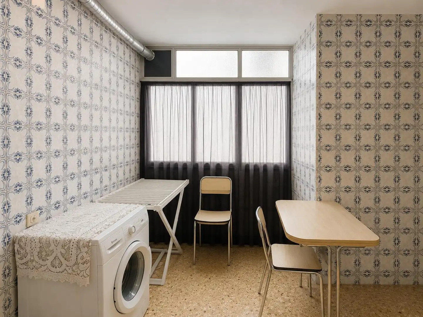 Habitación de Piso en venta en Castellón de la Plana / Castelló de la Plana con Balcón