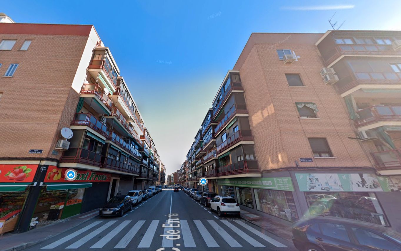 Vista exterior de Piso en venta en  Madrid Capital