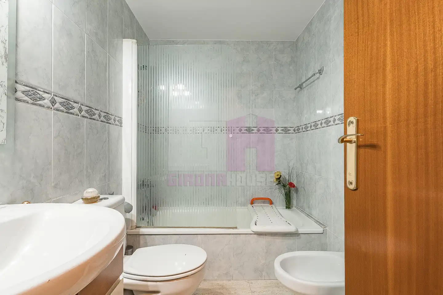 Baño de Dúplex en venta en Salt con Calefacción, Terraza y Amueblado