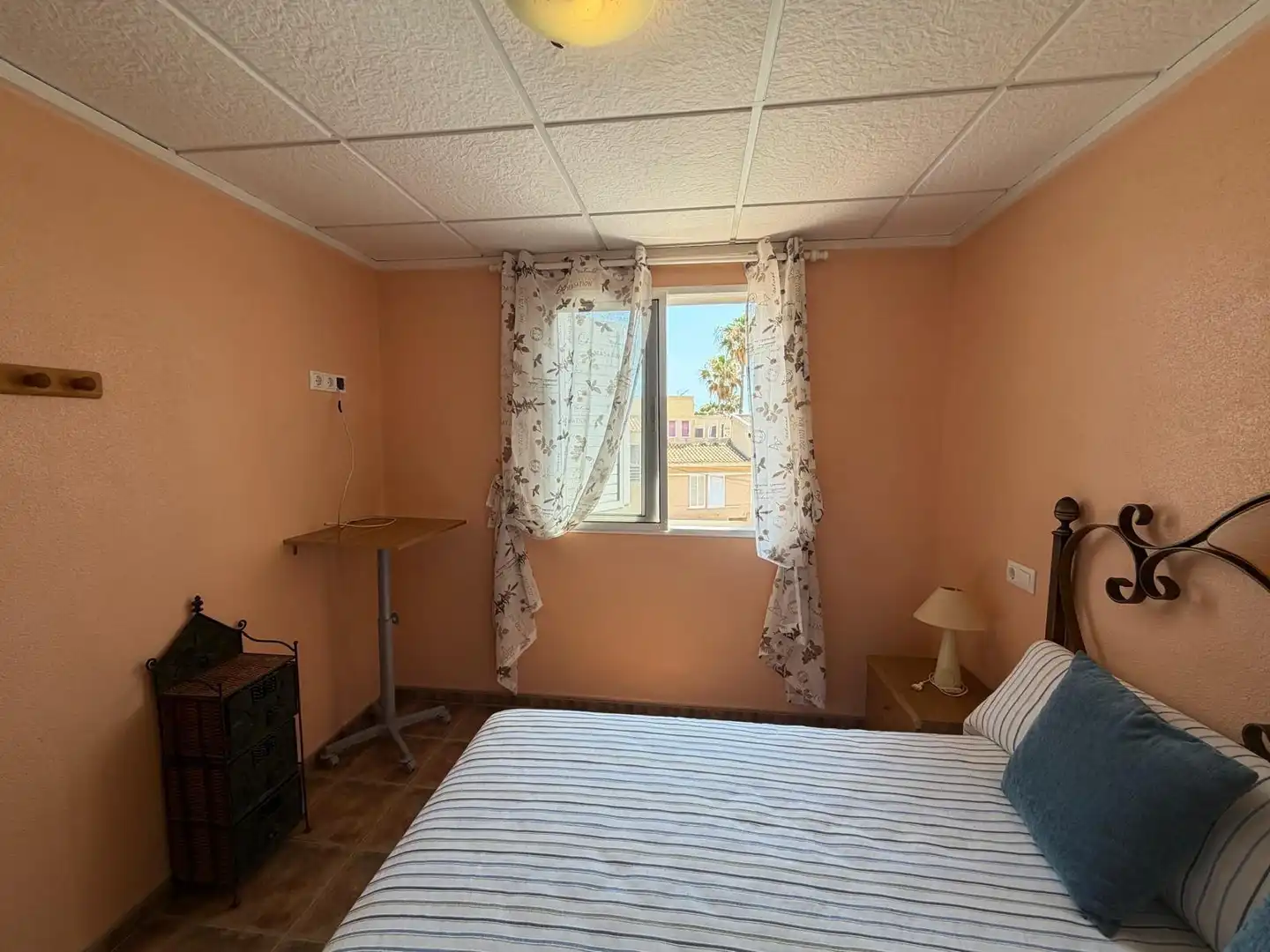Habitación de Casa adosada en venta en Torrevieja con Jardín privado, Terraza y Trastero
