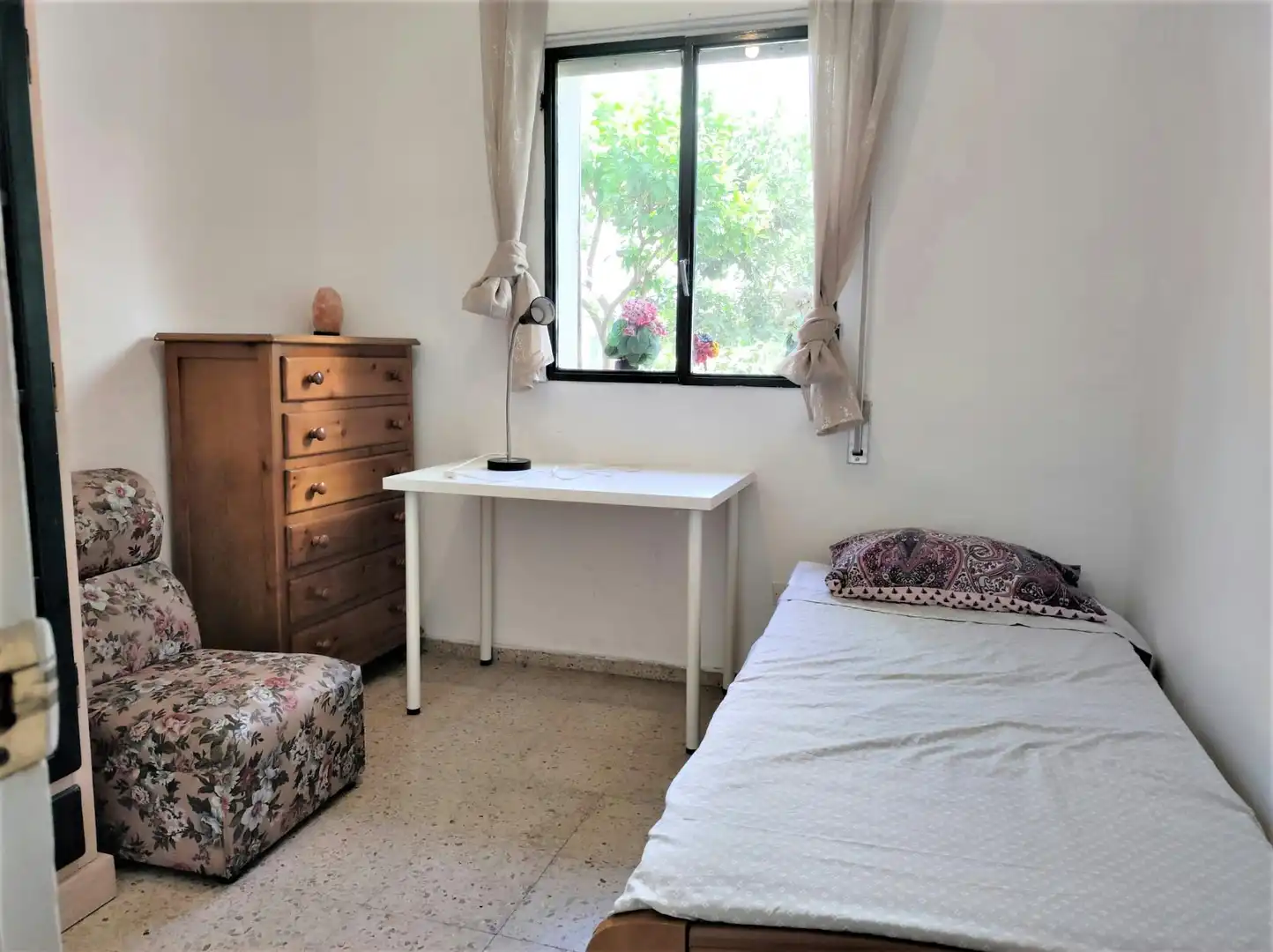 Habitación de Piso para compartir en Sevilla con Amueblado, Lavadora y Internet
