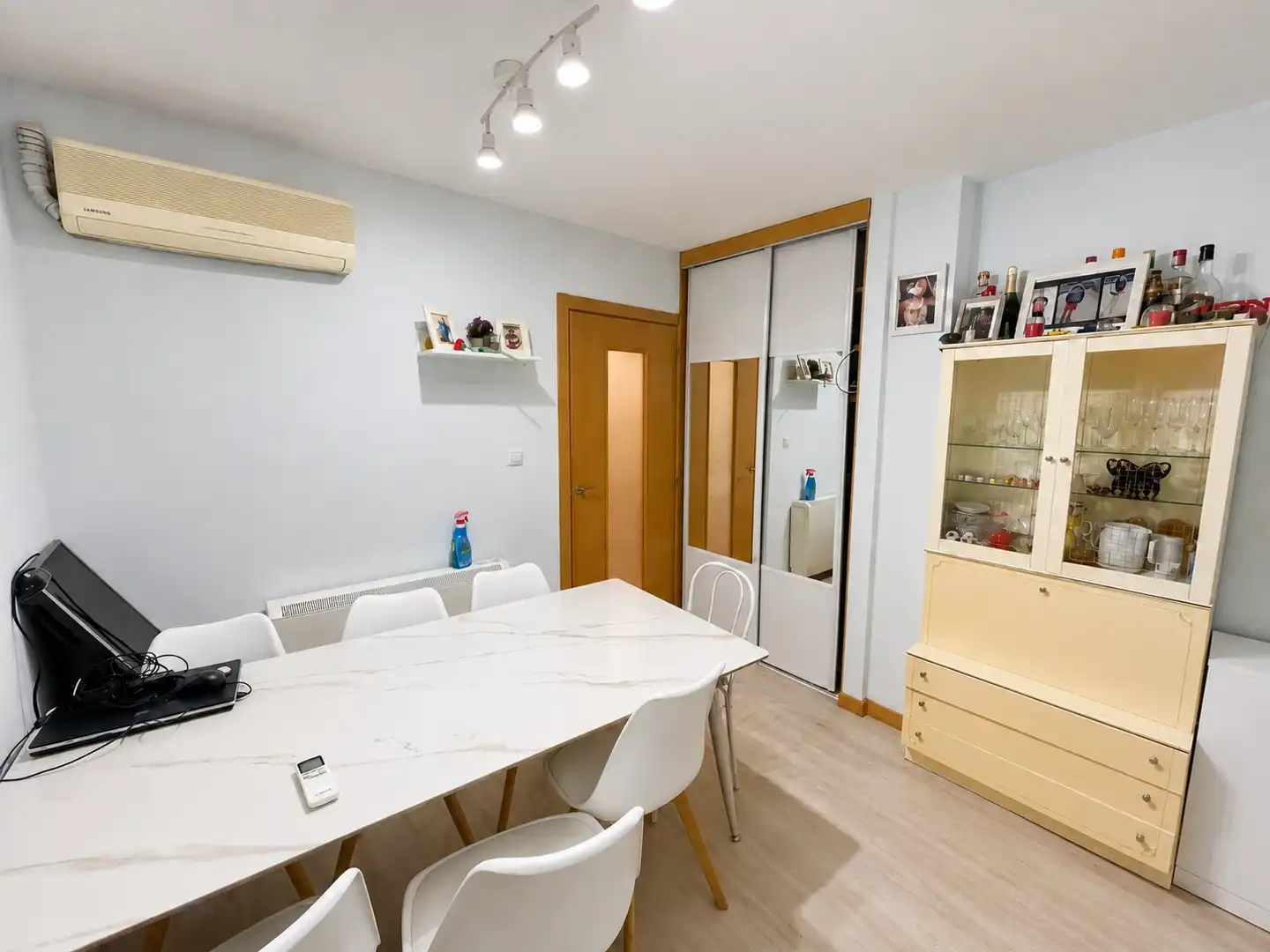 Menjador de Apartament en venda en Madrid amb Aire condicionat