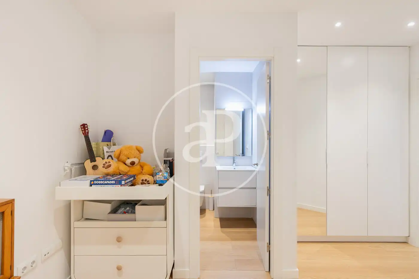 Habitación de Piso en venta en Barcelona con Aire acondicionado, Calefacción y Balcón
