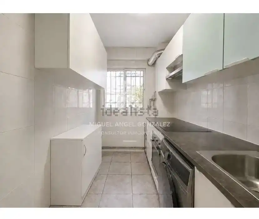 Cocina de Piso en venta en  Madrid Capital con Aire acondicionado