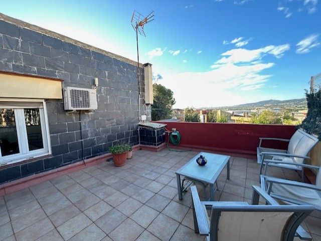 Terrassa de Casa o xalet en venda en Molins de Rei amb Aire condicionat, Jardí privat i Moblat