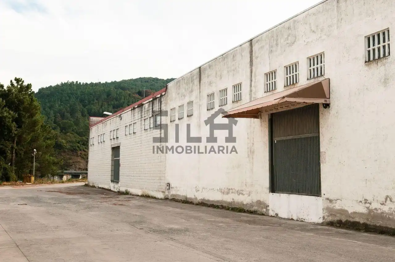Außenansicht von Fabrikhallen zur Miete in Ourense Capital 