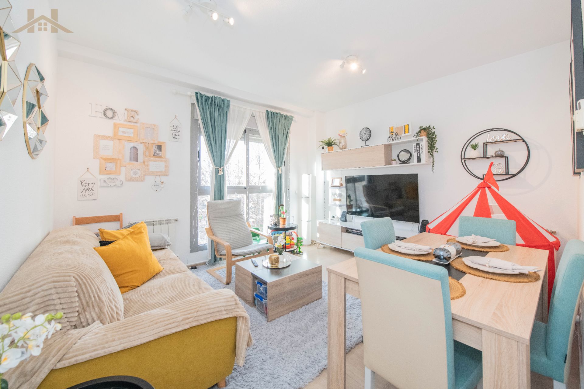 Living room of Flat for sale in Arganda del Rey  with Heating, Parquet flooring and Storage room