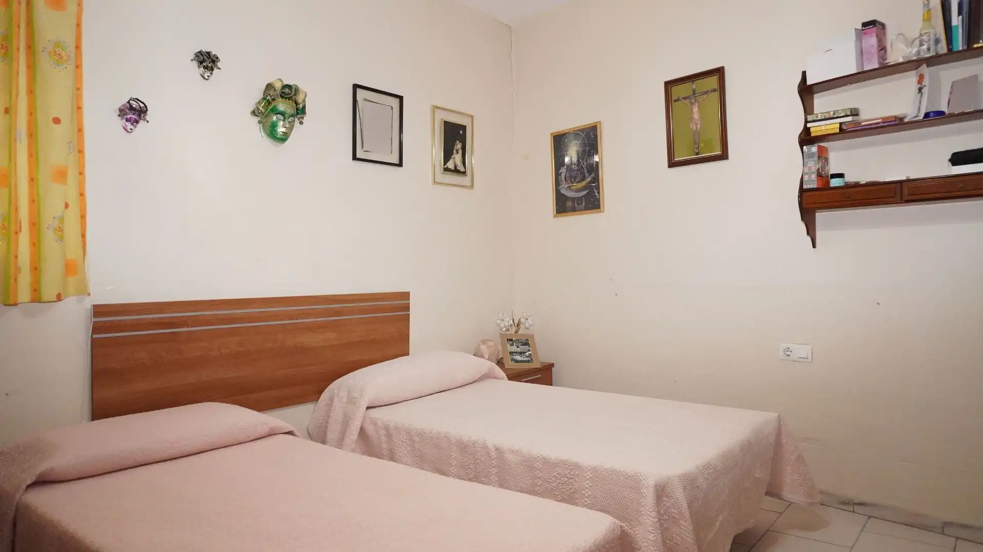 Dormitori de Casa adosada en venda en Motril amb Aire condicionat i Terrassa
