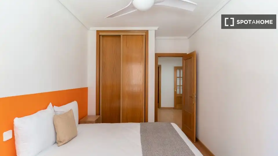 Bedroom of Flat for rent in Madrid  with Air Conditioner, Heating and Furnished