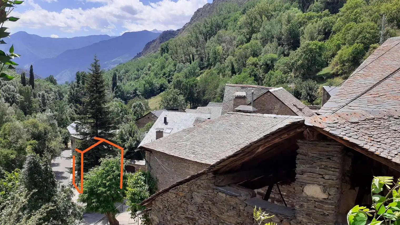 Exterior view of Country homes for sale in La Guingueta d'Àneu