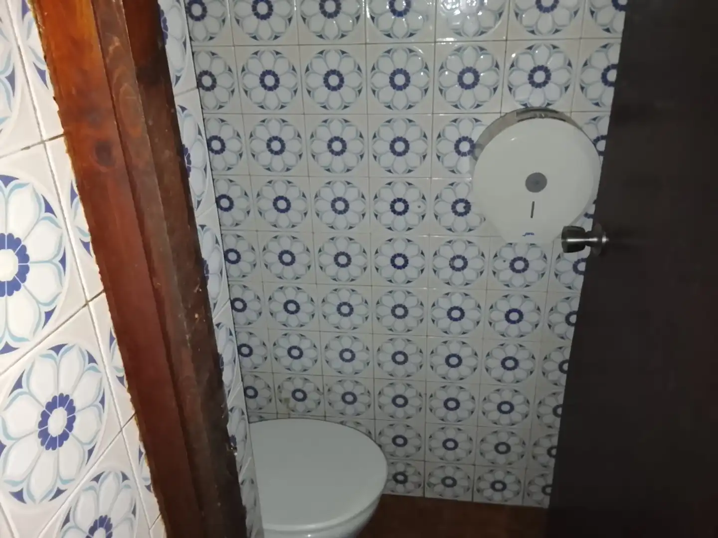 Baño de Local en venta en Gijón  con Amueblado