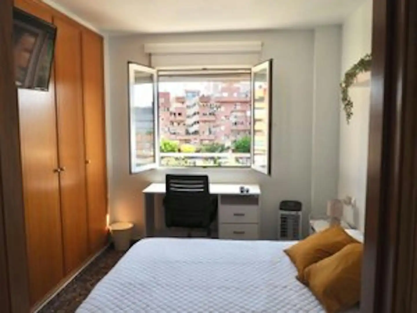 Habitación de Piso para compartir en Valencia con Aire acondicionado, Calefacción y Lavadora